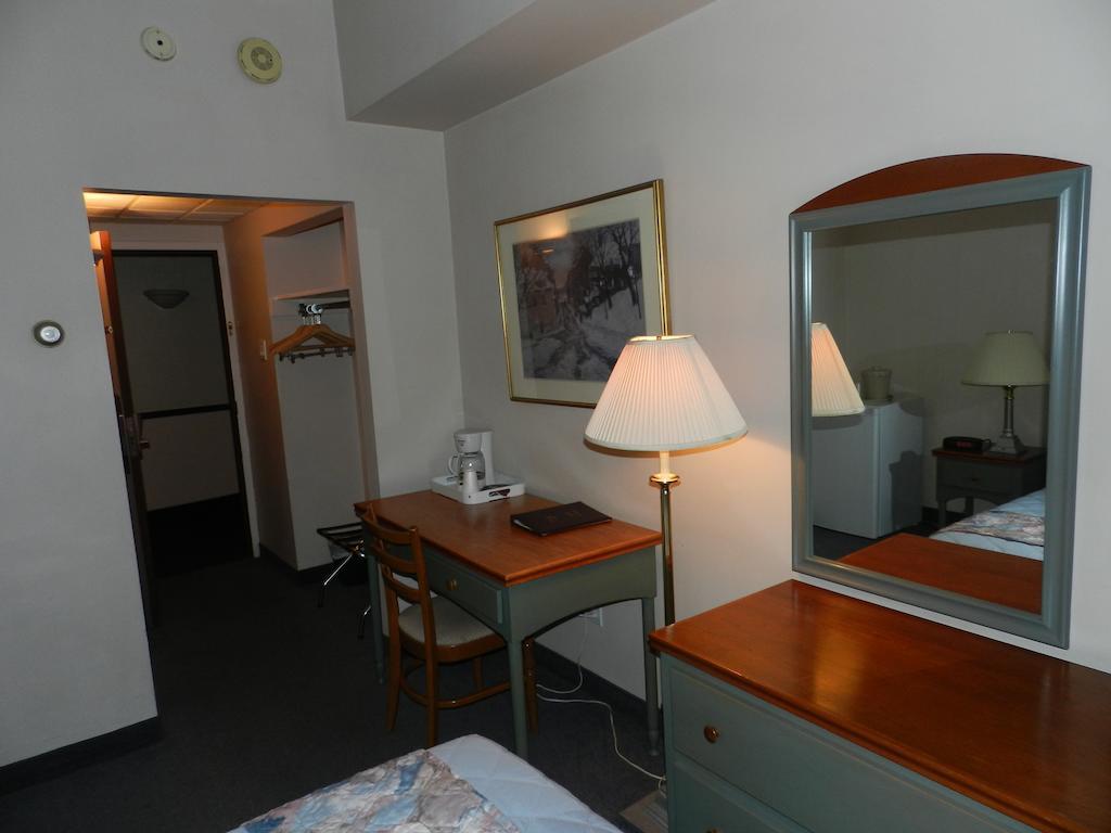 Inn L'auberge De L'aeroport
